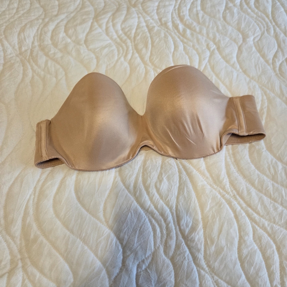 Victorias Secret Nude Strapless Bra 36c